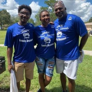 Meet your Posher, Derrick